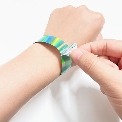 Las pulseras de brillo ecológicas, las pulseras de brillo impresas holográficamente