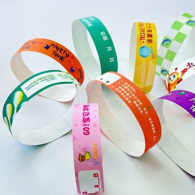 Numeración secuencial Tyvek pulseras impermeables Impresión a todo color con logotipo personalizado