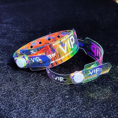 Vendedor de venta al por mayor de la pulsera a prueba de agua Brillante de la pulsera Palabras personalizadas Fiesta Parque de regalos evento Brillo Transparente de la pulsera de PVC láser