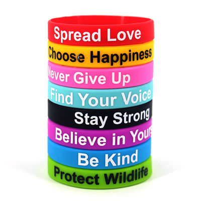 Brazaletes de silicona Slogan de juego personalizado Palabra de guardia Pulseras impresas para la promoción del festival Souvenirs