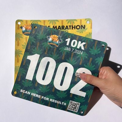 Números de bib personalizados Papel Tyvek para competición de ciclismo de carreras Maratón Número de identificación de bibs