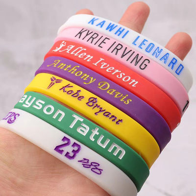 Pulseras de silicona personalizadas Juegos de baloncesto Juegos de fútbol Estrella Bola regalo promocional Noche Brillante Banda de silicona luminosa