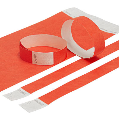 Brazaletes personalizados para eventos de Tyvek Logotipo de color sólido Impreso a prueba de agua para la piscina Identificación de la fiesta Bandas de papel de admisión