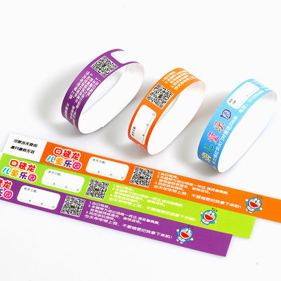 Eventos de Tyvek personalizados Brazaletes Código de barras Numerados Impermeable para la piscina Identificación de la fiesta de admisión Pulseras de papel