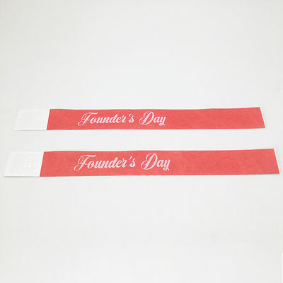 Logotipo personalizado Numeración secuencial Codificación Tyvek Pulseras Piscinas Impermeable a todo color Impresión tyvek Brazalete Pulsera