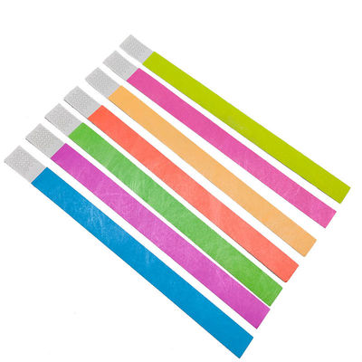 Brazaletes de papel Tyvek resistentes al agua y de tamaño ajustable para la impresión de logotipos personalizados de eventos y festivales