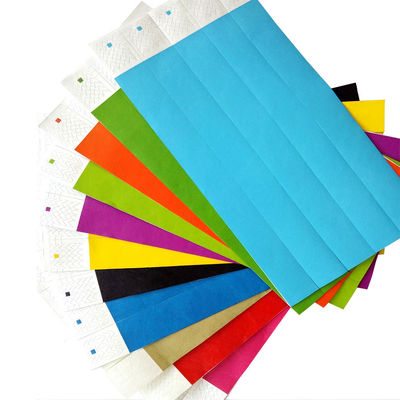 Personalizar el evento Tyvek pulseras de papel a prueba de agua duradero y fácil control de multitudes para las fiestas