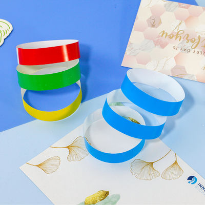 2025 Papel de PP barato Eventos Brazaletes Logotipo Impreso Resistente al Agua Y Rayo Resistente Brazalete de Muñeca