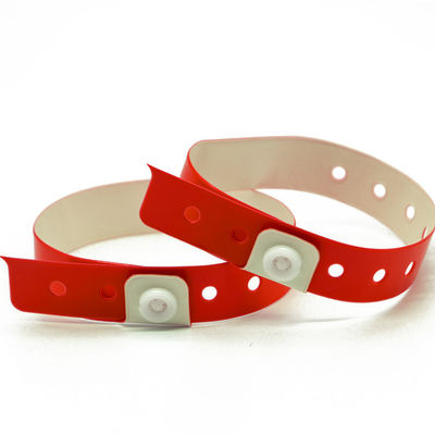 Pulsera de PVC de vinilo resistente al agua para eventos únicos Logotipo personalizado y duradero