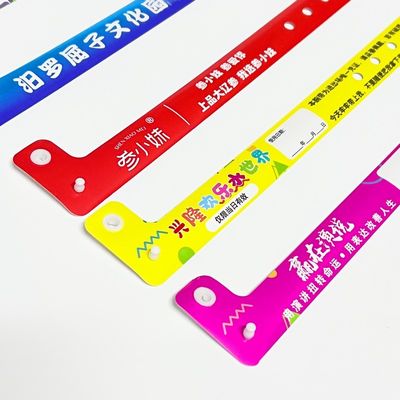 2025 Brazalete desechable en forma de L Muñecas personalizadas para eventos Hotel