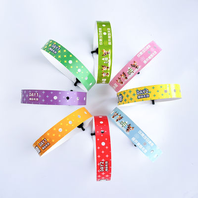 Hazte notar con pulseras de PVC perfectas para eventos y festivales
