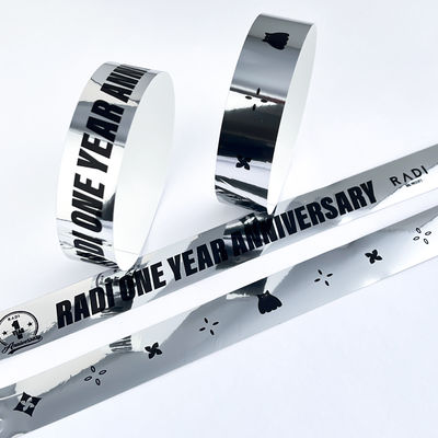 Añadir texto de logotipo pulseras láser holográficas estilo brillante para adultos y niños en el evento